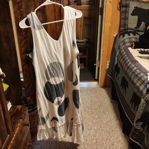 Elegant White and Gray Sleeveless Dress